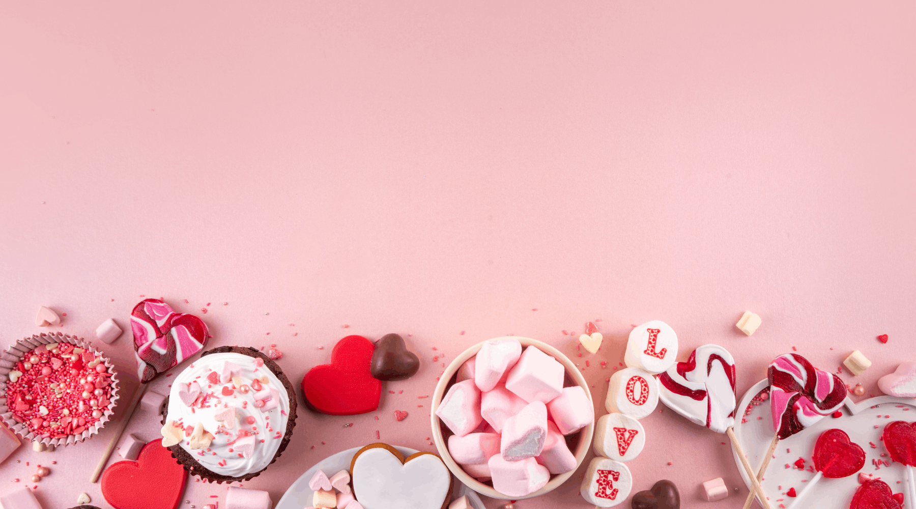 Valentine’s & Galentine’s Drinks to Fall For 💕